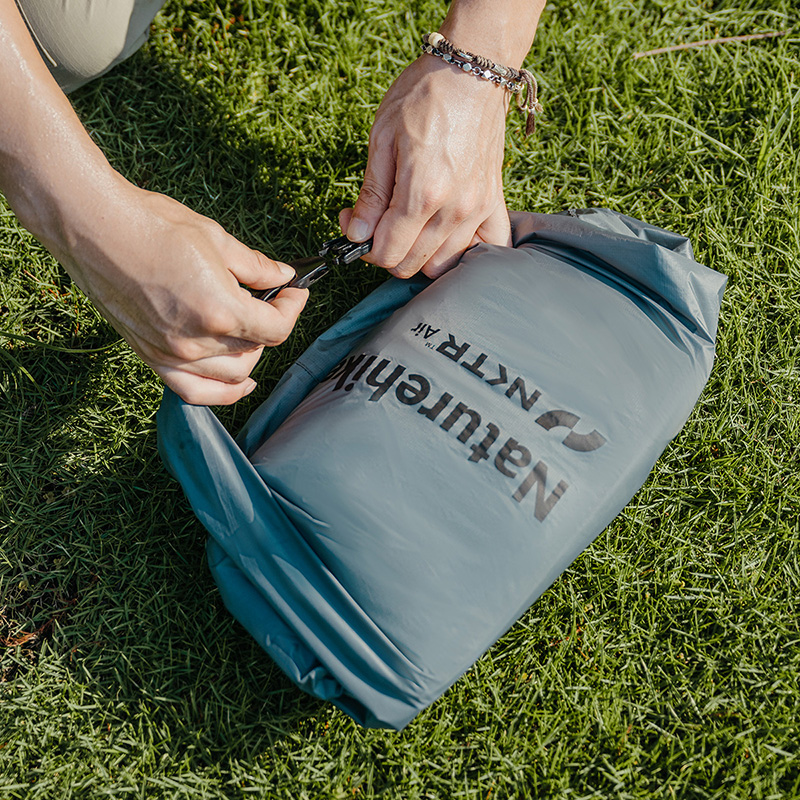 Naturehike nafukovací vak 70g - šedý